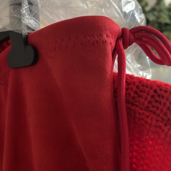 …Red… over the knee… Boots… Like new! Size 9.5 - Picture 4 of 5